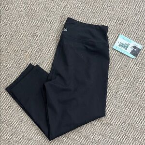 🆕 DSG Black Capri Leggings